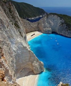 cb02 free img 250x300.jpg